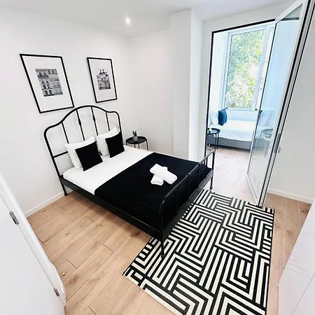 Center 3 Bedroom Flat Next To Avenida Almirante Reis *