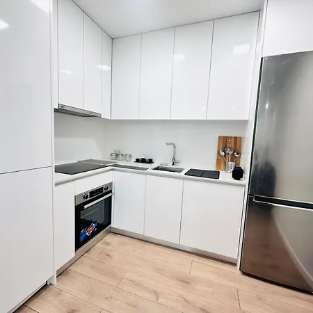 Center 3 Bedroom Flat Next To Avenida Almirante Reis