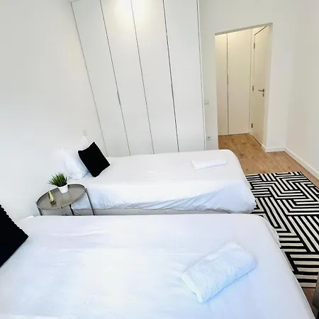 Center 3 Bedroom Flat Next To Avenida Almirante Reis Apartment