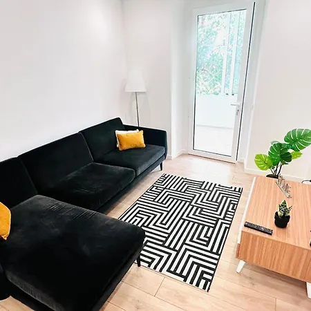 Center 3 Bedroom Flat Next To Avenida Almirante Reis Apartment
