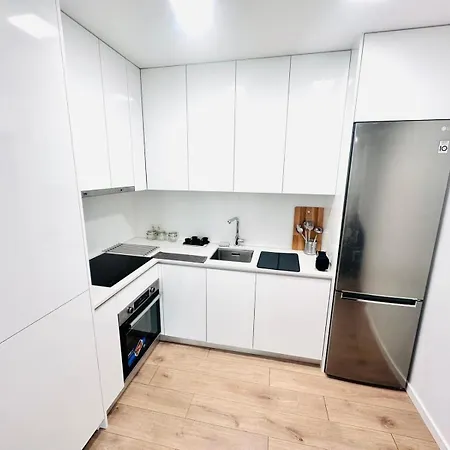 Center 3 Bedroom Flat Next To Avenida Almirante Reis