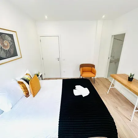 Center 3 Bedroom Flat Next To Avenida Almirante Reis