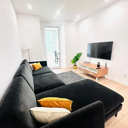 Center 3 Bedroom Flat Next To Avenida Almirante Reis