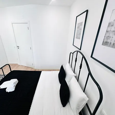 Center 3 Bedroom Flat Next To Avenida Almirante Reis