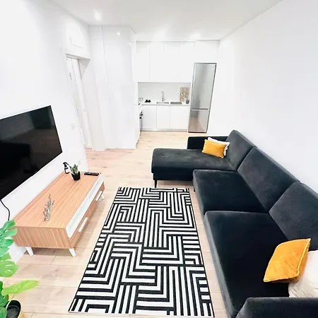 Center 3 Bedroom Flat Next To Avenida Almirante Reis