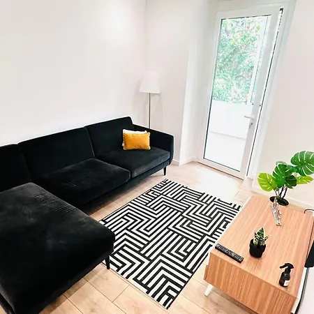 Apartment Center 3 Bedroom Flat Next To Avenida Almirante Reis