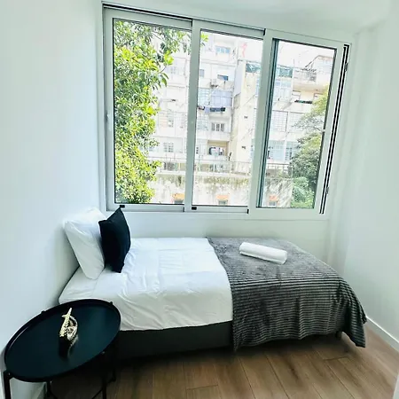 Apartment Center 3 Bedroom Flat Next To Avenida Almirante Reis *