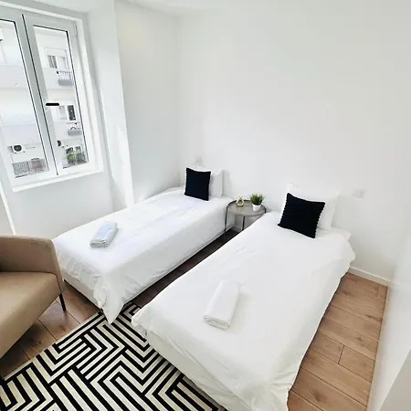 Appartamento Center 3 Bedroom Flat Next To Avenida Almirante Reis Lisbona
