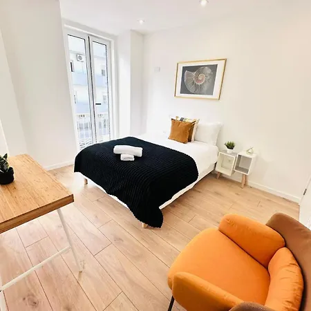Center 3 Bedroom Flat Next To Avenida Almirante Reis * Lisbona