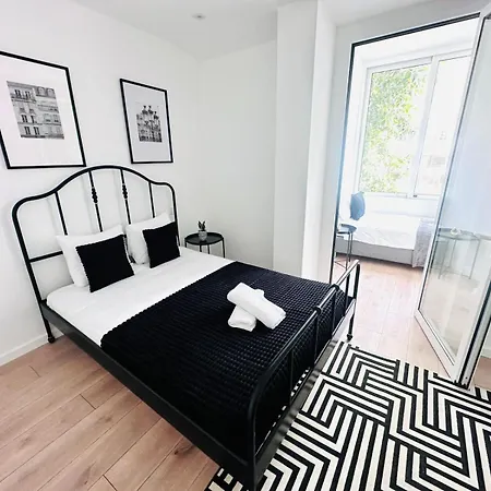 Center 3 Bedroom Flat Next To Avenida Almirante Reis * Lisbona